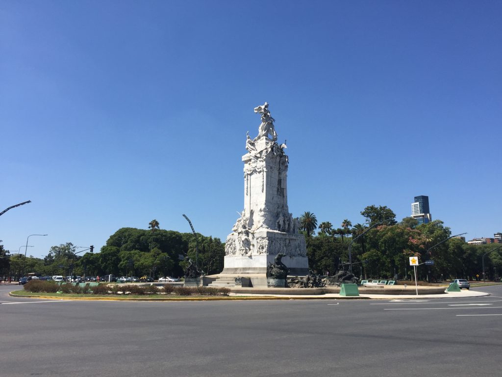 Monumento a la Carta Magna y a las Cuatro Regiones Argentinas o más conocido como Monumento a los Españoles