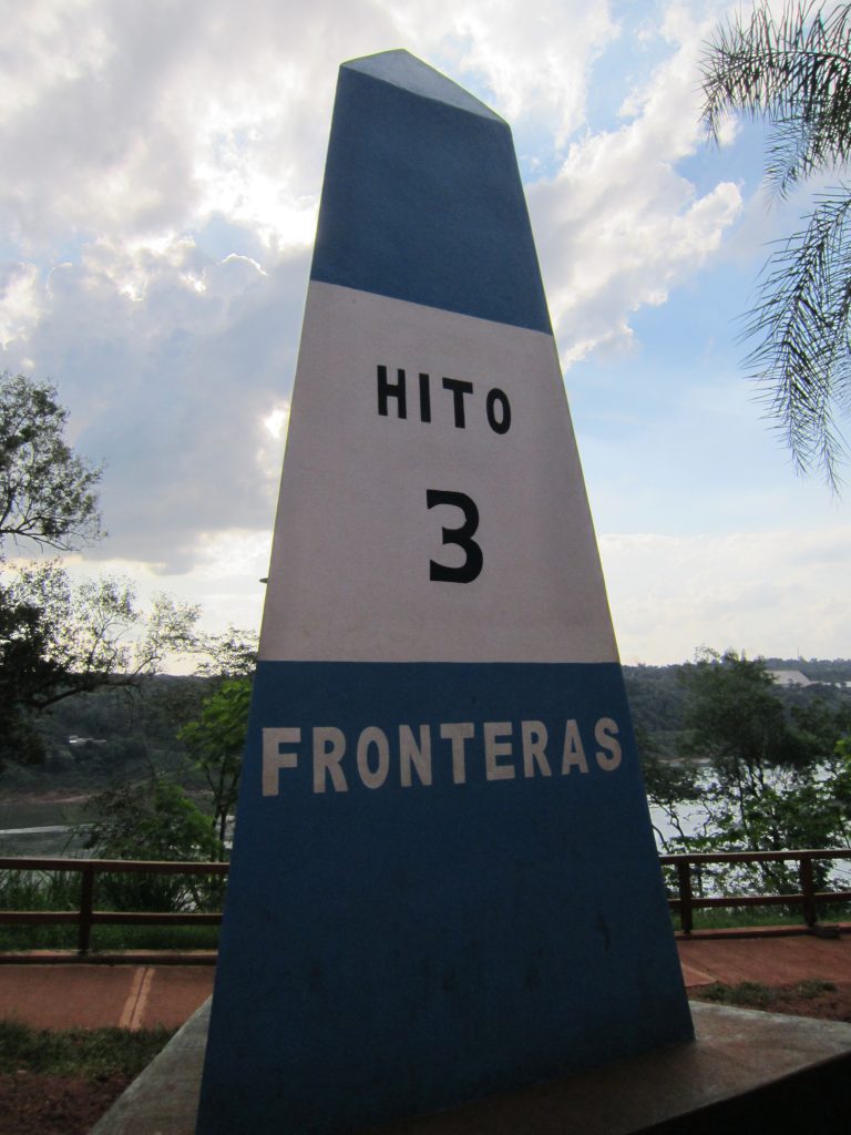 Hito Tres Fronteras, Puerto Iguazú